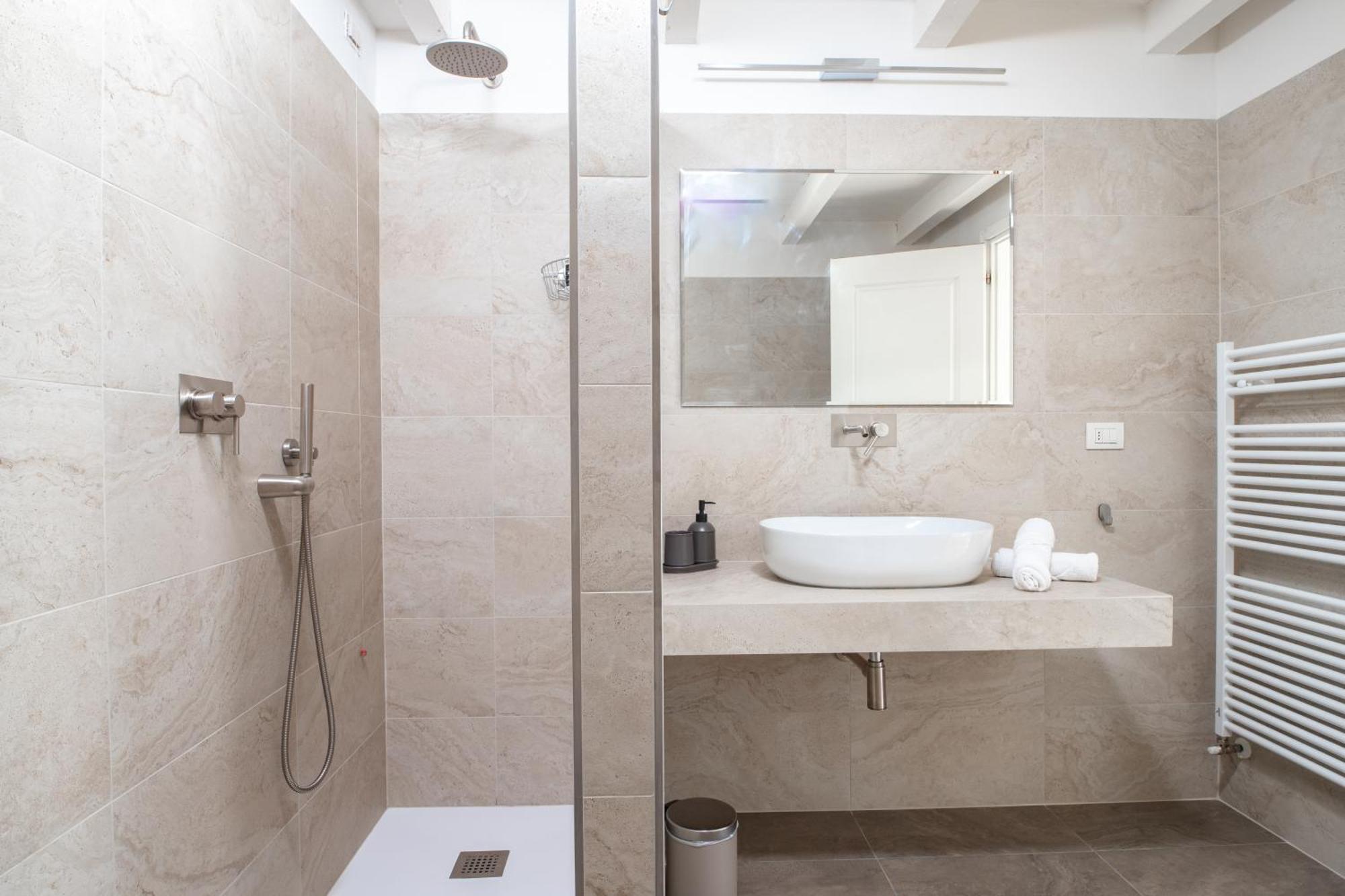 الشقق الفندقية بولونيافي  Santo Stefano Loft المظهر الخارجي الصورة