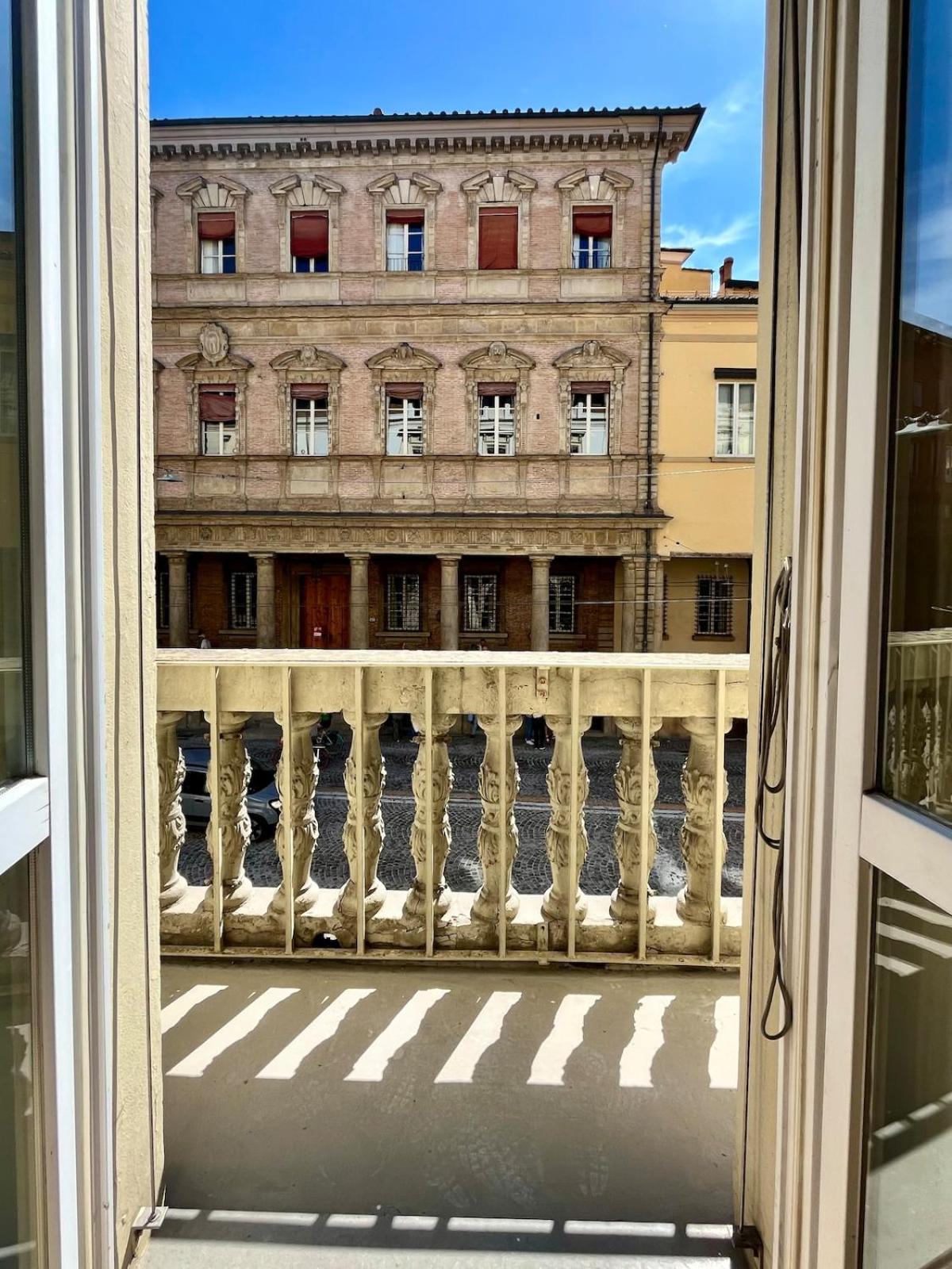 الشقق الفندقية بولونيافي  Santo Stefano Loft المظهر الخارجي الصورة
